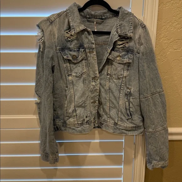 Free People Light Blue Distressed Denim Jacket - Picture 4 of 10